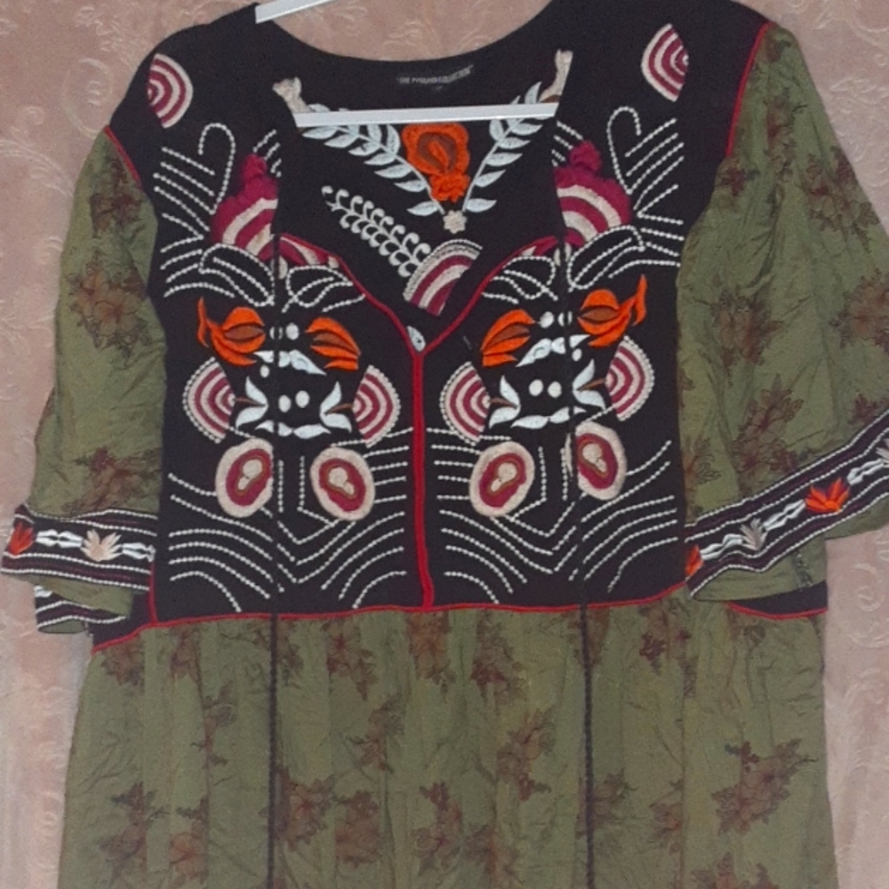 The pyramid collection Dress